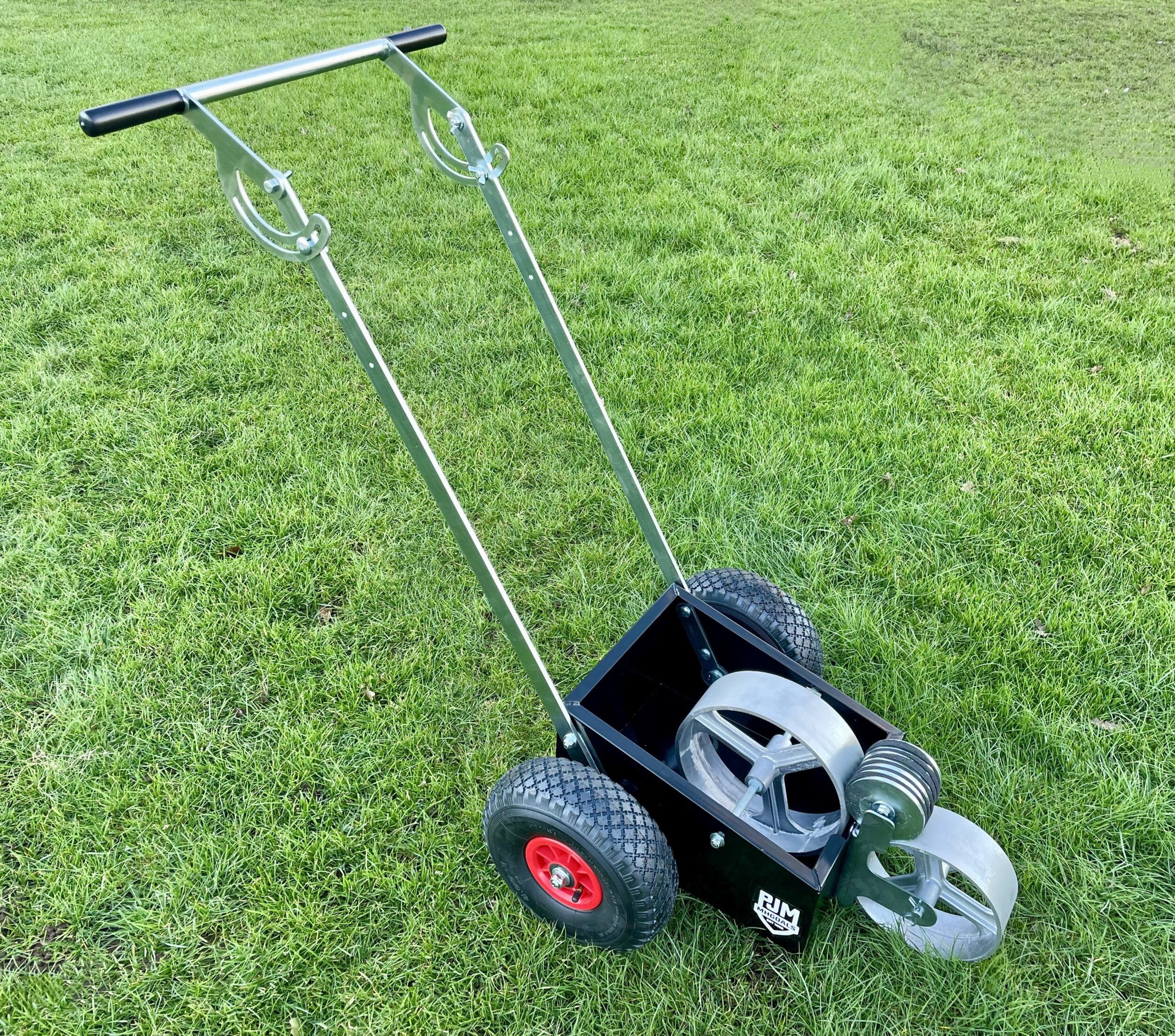 13.5 Litre Linesman Line Marker with Pneumatic Tyres